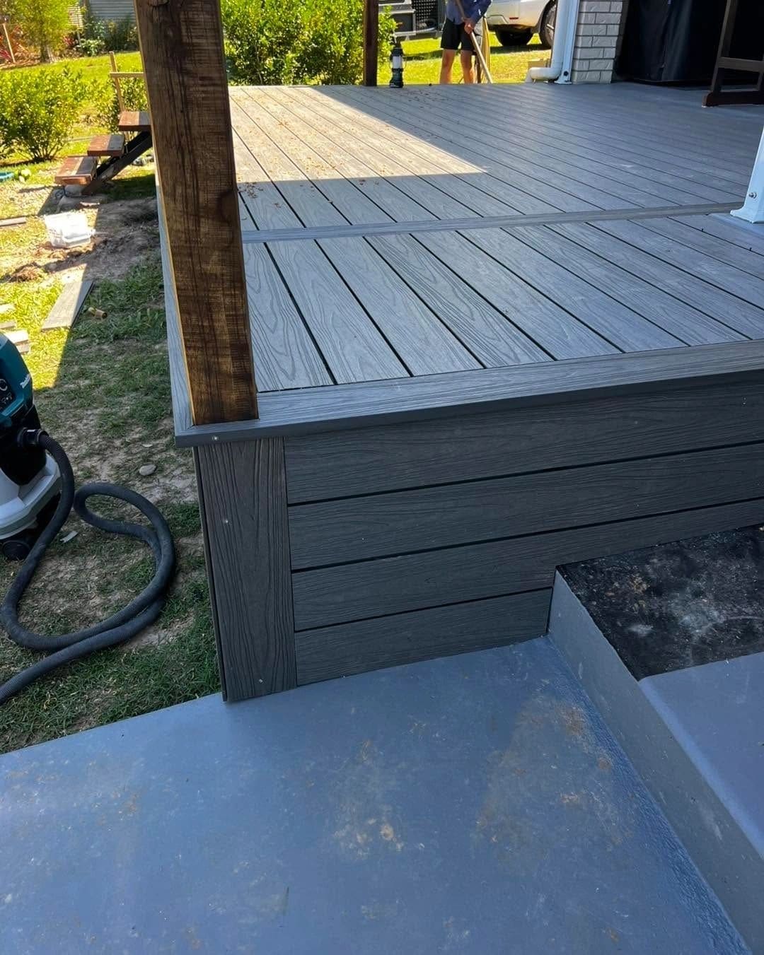 Composite deck on a full steel subfloor — photograph 3