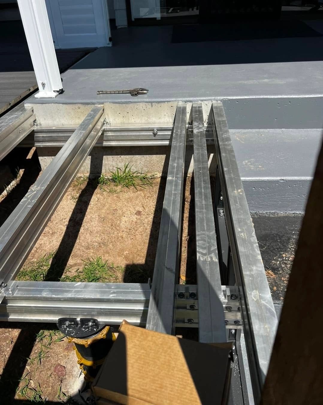 Composite deck on a full steel subfloor — photograph 4