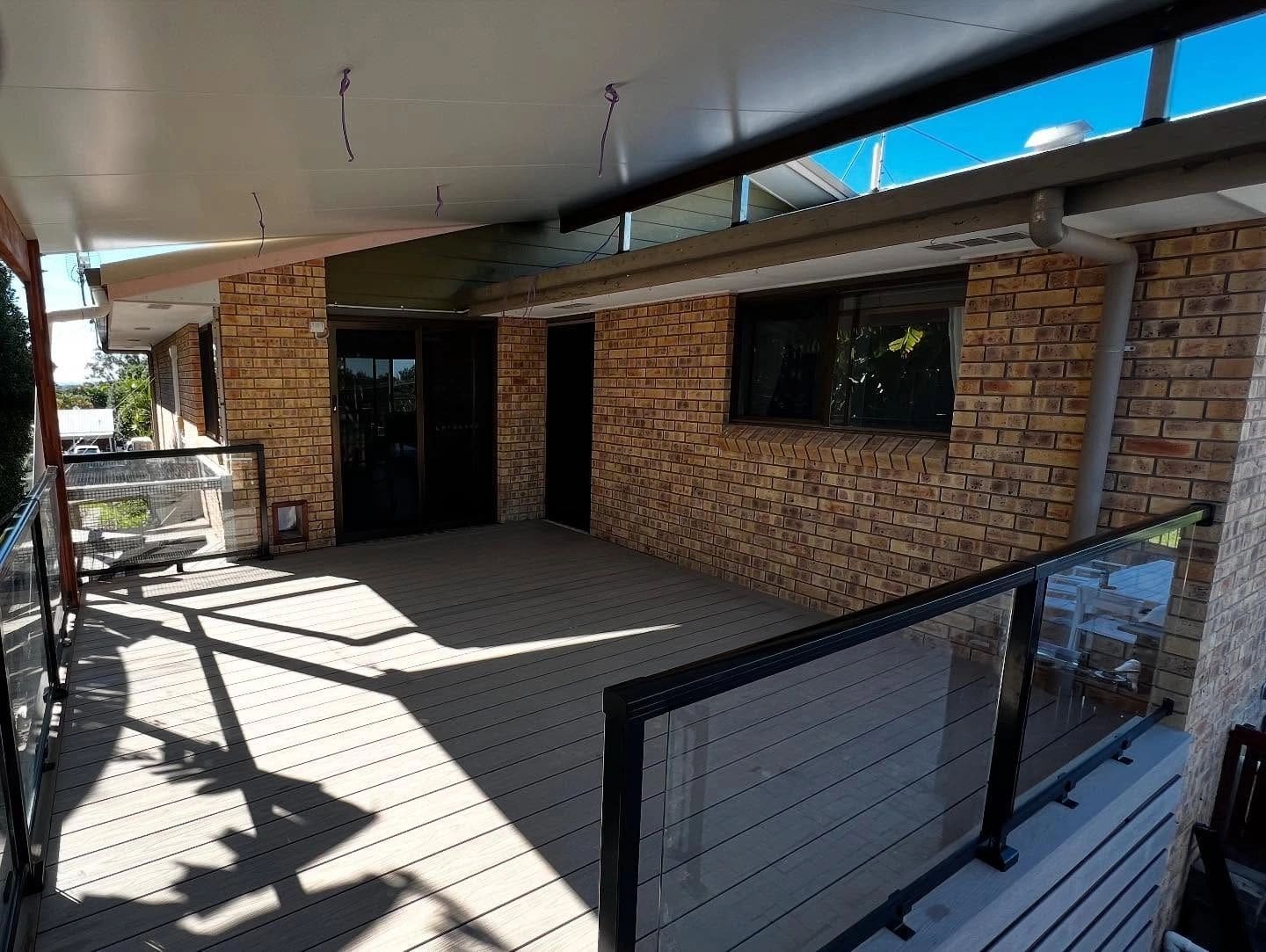 Insulated-roof deck in EkoDeck Backbeach — photograph 2