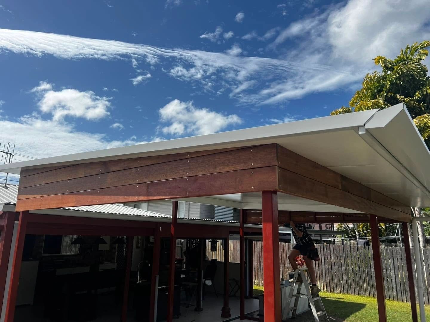 Carport with Merbau screening — photograph 2