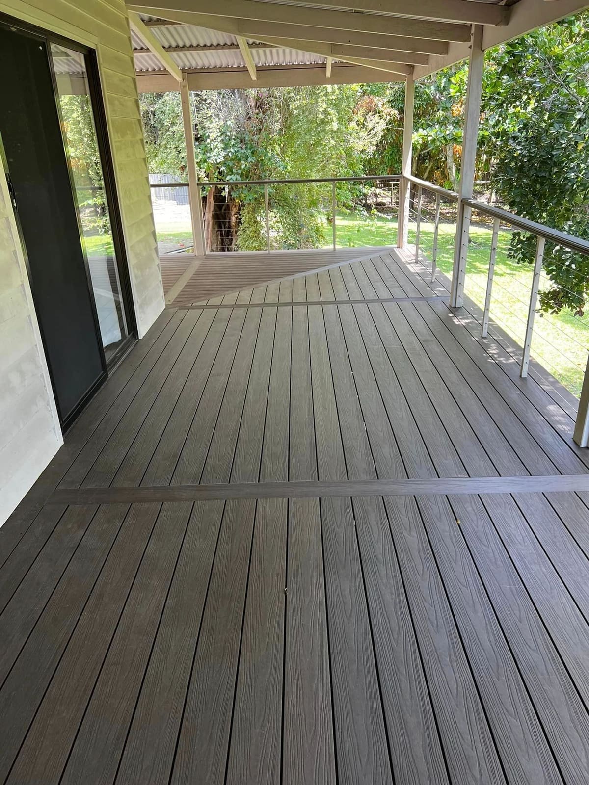 EkoDeck boardwalk and entertainer's deck — photograph 5