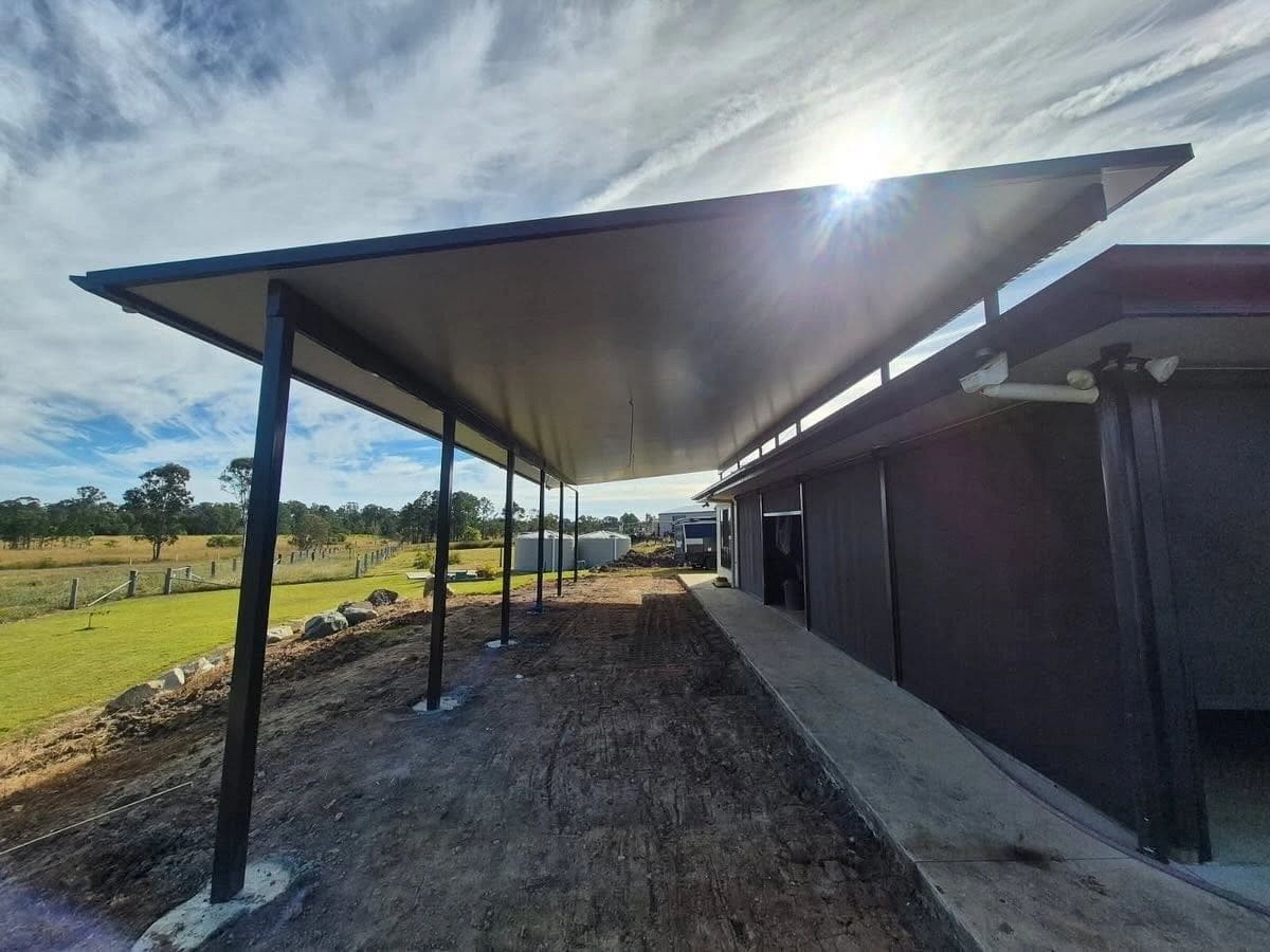 Wide-span insulated panel pergola — photograph 2