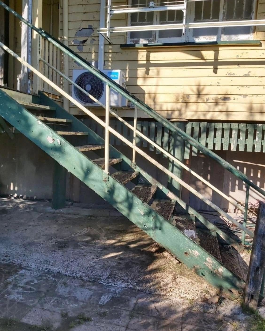 Full hardwood stair replacement — photograph 4