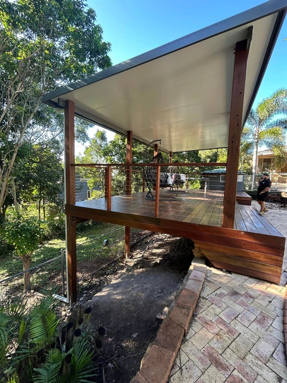 Pool deck and pergola rebuilt to permit — photograph 2