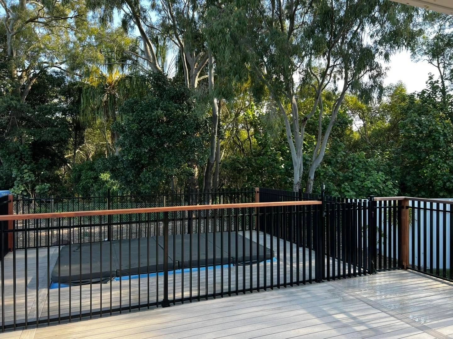 Swim-spa deck in EkoDeck Alpine Ash — photograph 4