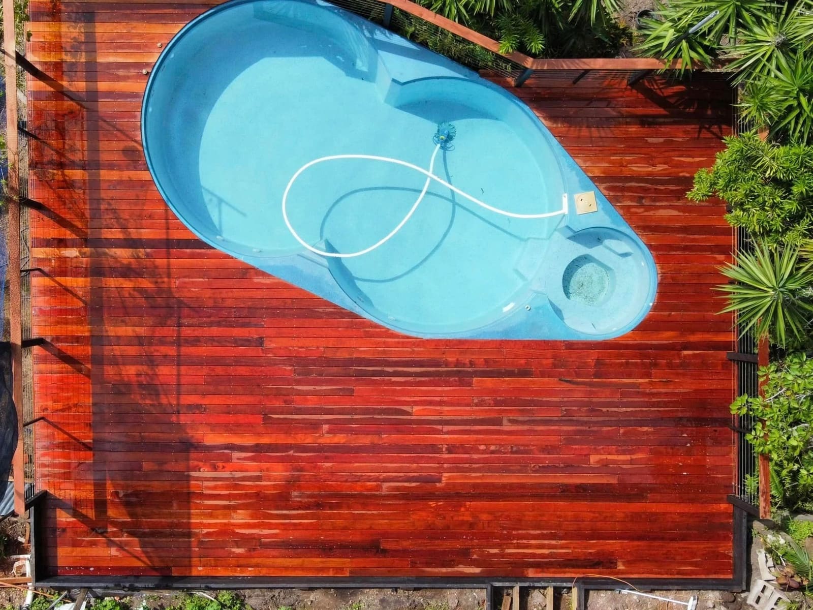 Merbau pool deck — photograph 3