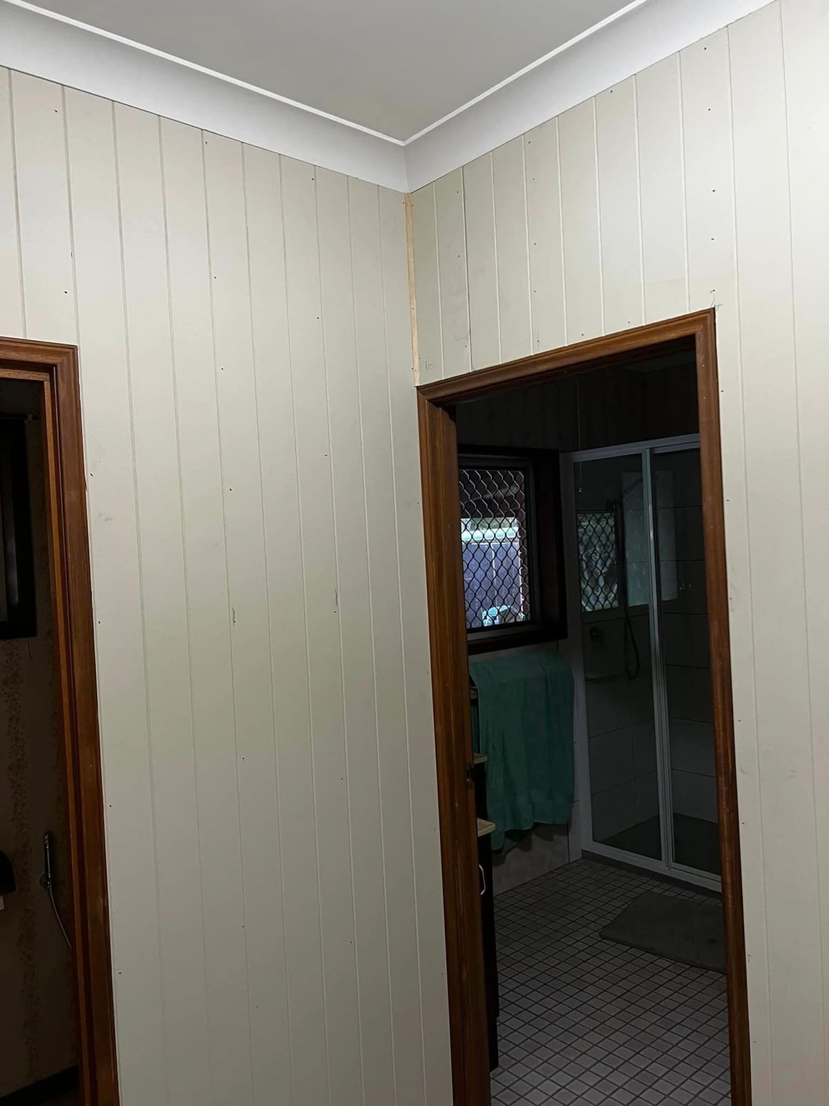 VJ panelling through a whole house — photograph 4