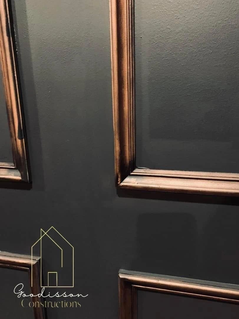 Wainscoting in a moody sitting room — photograph 3